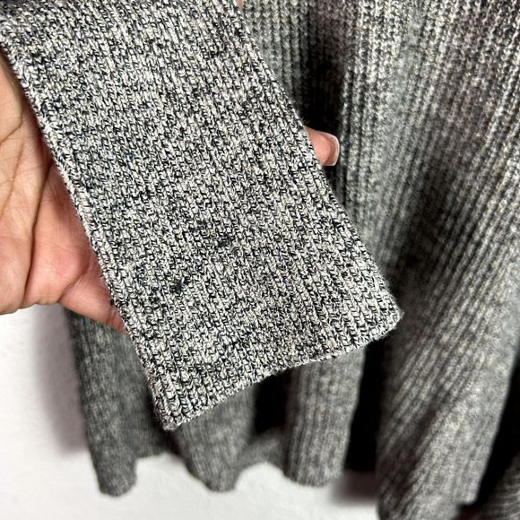 Free People Size Small Off The Shoulder Oversized Lightweight Sweater - Picture 8 of 11